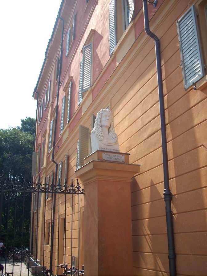 Bernardino Ramazzini's monument, Carpi - 2.JPG
